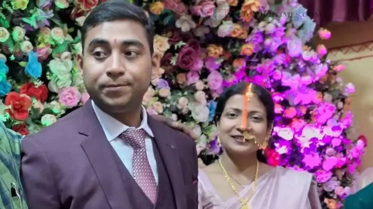 फेमस IAS कपल के सफलता की कहानी