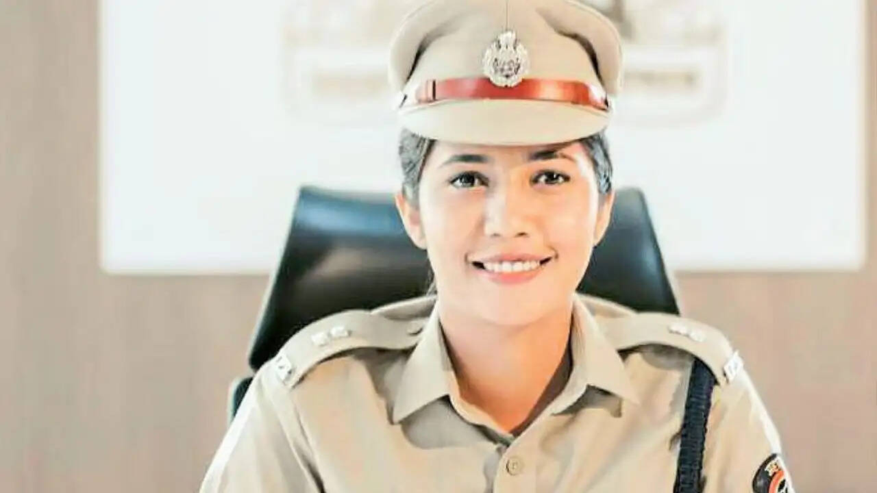 सरकारी स्कूल से पढ़ाई पूरी की, मैथ में हासिल हुआ गोल्ड मेडल