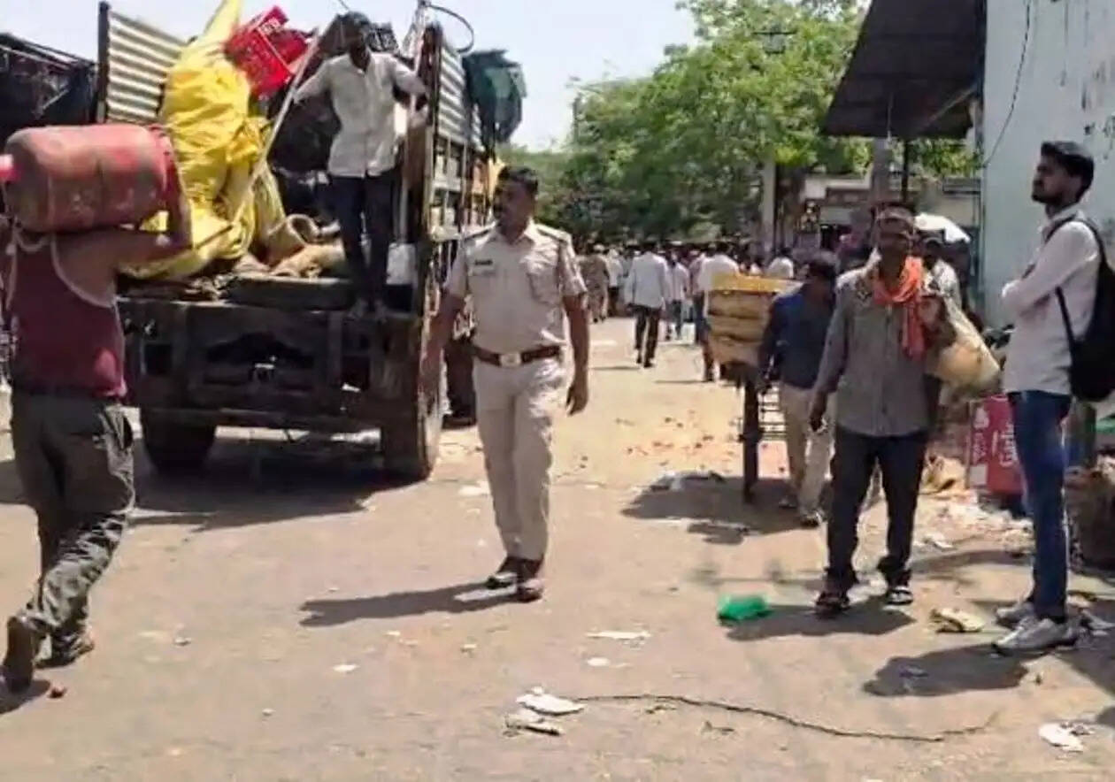 encroachment removed from krishi mandi