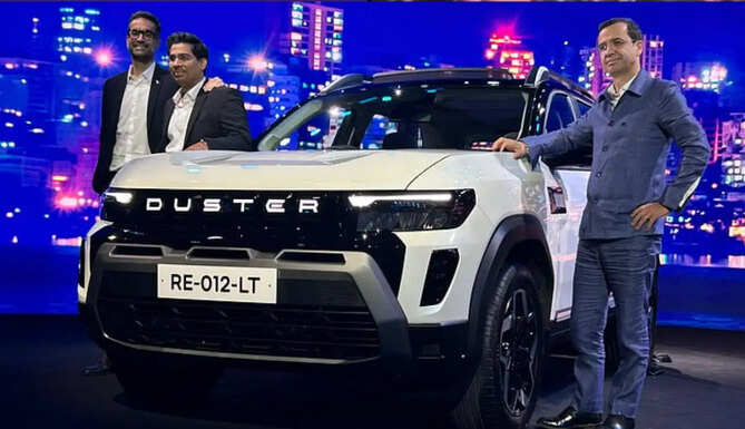 Renault Duster Hybrid SUV launched in India with a claimed 29 km/l mileage, 160 PS power and a starting price of ₹16.99 lakh.