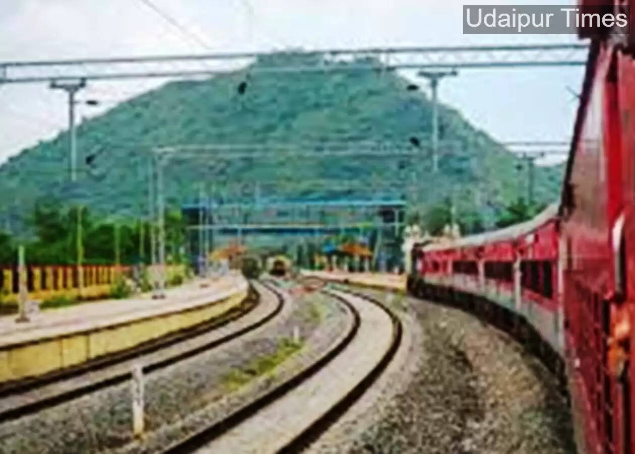 stone pelting on Asarva Indore Exp