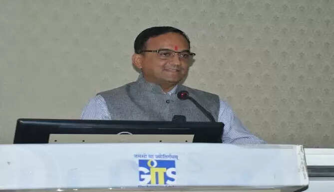 DR. RATHORE