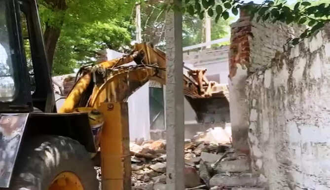 encroachment