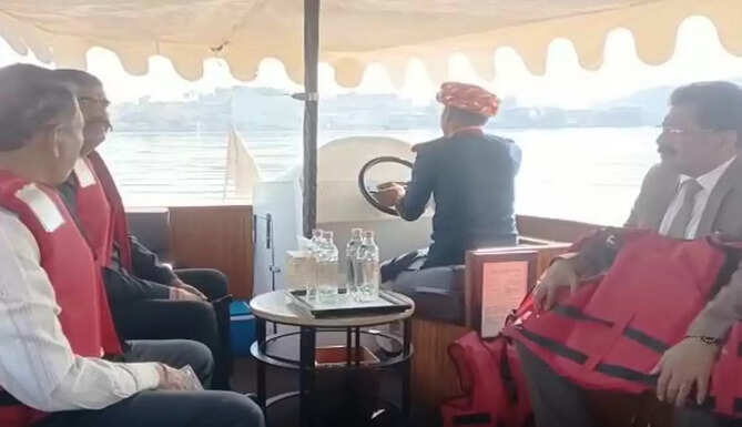 pichola lake