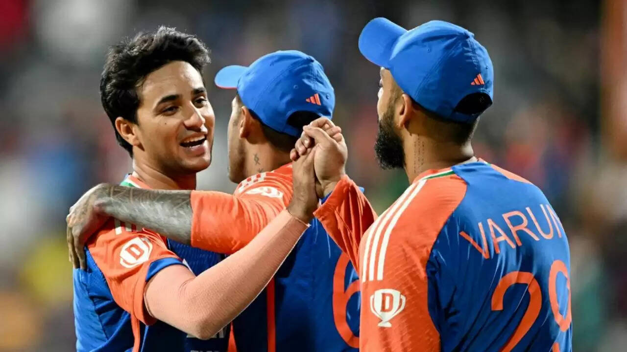 Varun Chakaravarthy Shares Big Health Update on Abhishek Sharma Ahead of IND vs PAK Clash