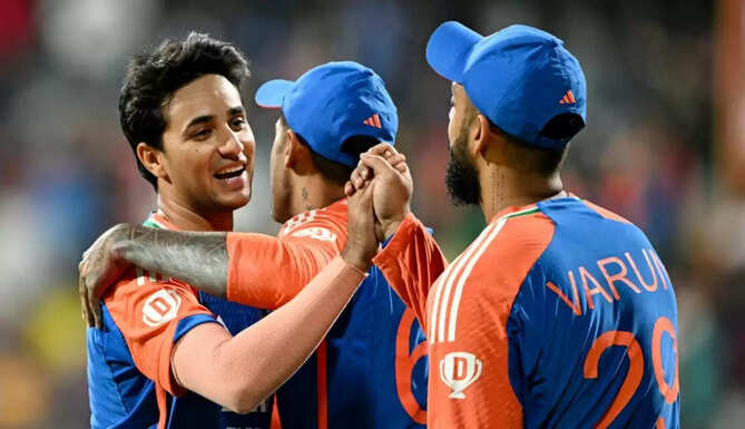 Varun Chakaravarthy Shares Big Health Update on Abhishek Sharma Ahead of IND vs PAK Clash
