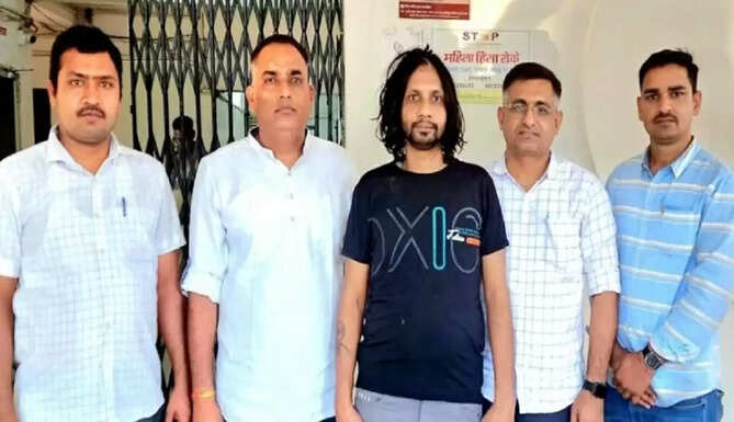 Burglar arrested