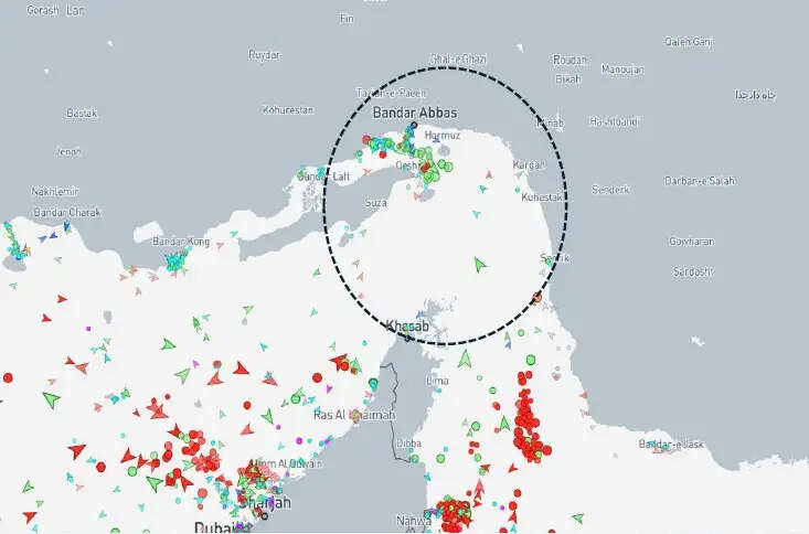 US–Israel Strikes on Iran Shake Global Markets | Middle East conflict map showing Iran, Israel and Strait of Hormuz with oil tankers and rising crude prices impacting global markets
