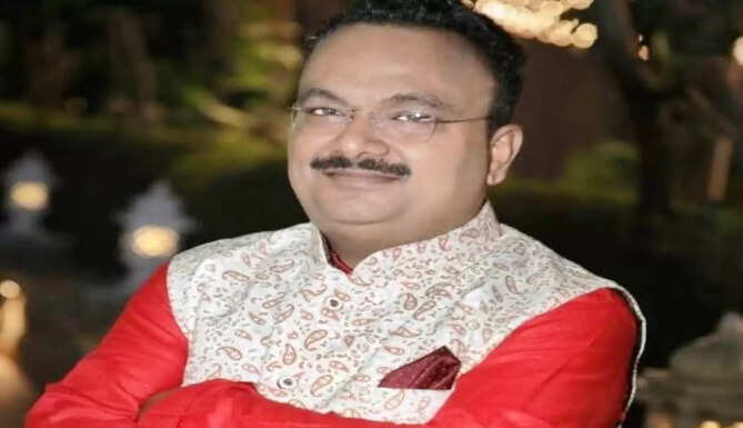 Dr Praveen Khandelwal