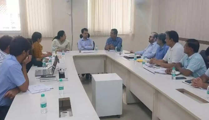 District Collector Arvind Poswal 