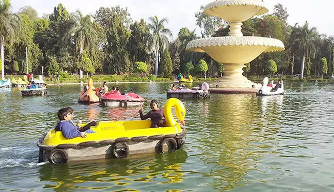 Pedal Boats Sukhadia Circle