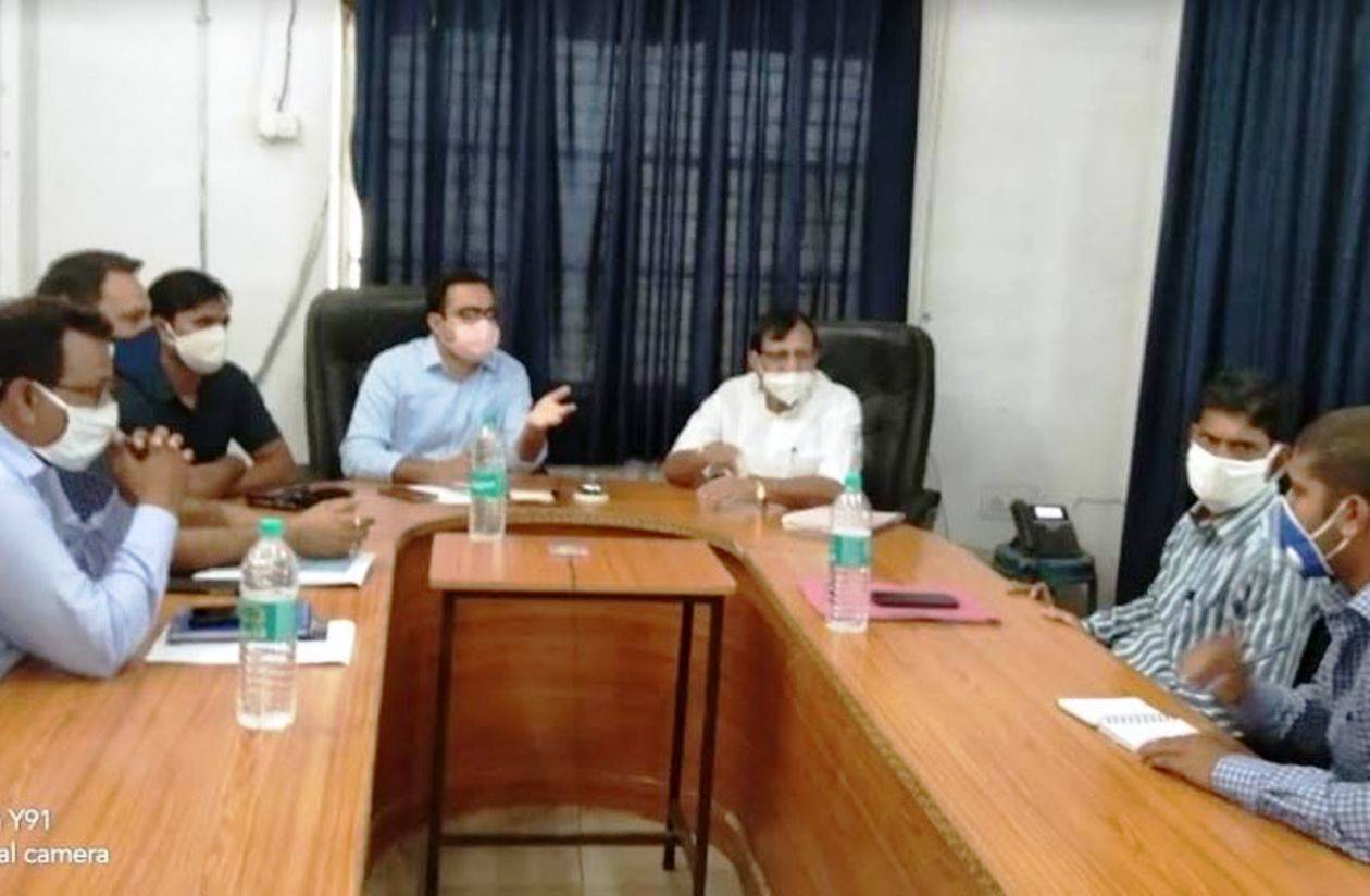 खेरवाड़ा विधायक ने ली पीएचईडी अधिकारियों की बैठक