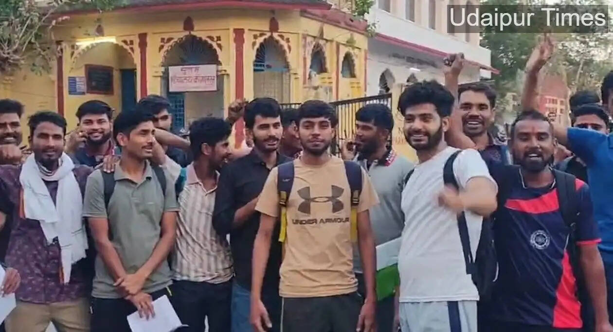 Candidates protesting outside Gandhi Ground Udaipur after being denied entry for Home Guard recruitment physical test