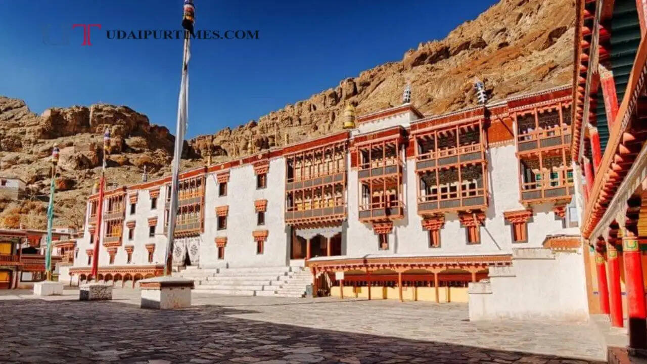 किसी जन्नत से कम नहीं है लेख-लद्दाख की ये जगहें