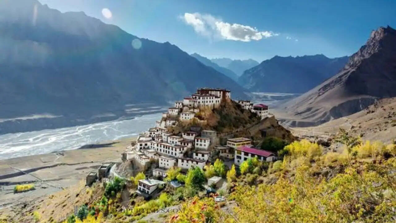 मानसून में घूमने के लिए देश की 7 सबसे खूबसूरत जगहें !