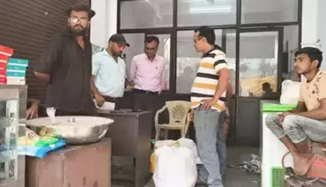 100 Kg Mawa Destroyed in Udaipur&rsquo;s Bhopalwadi | Food Safety Raid During Festive Season
