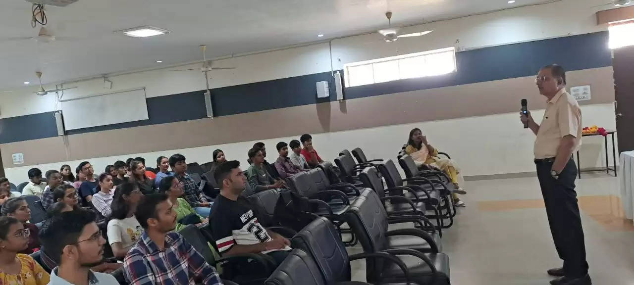Faculty of  Management Studies FMS Udaipur Prof Meera Mathur Induction Program at FMS Udaipur UGC Guidelines (1)