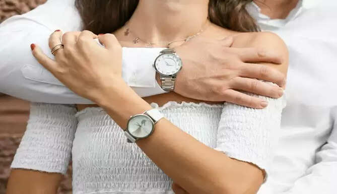 Discover Stylish Couple Watches: Perfect His & Hers Timepieces