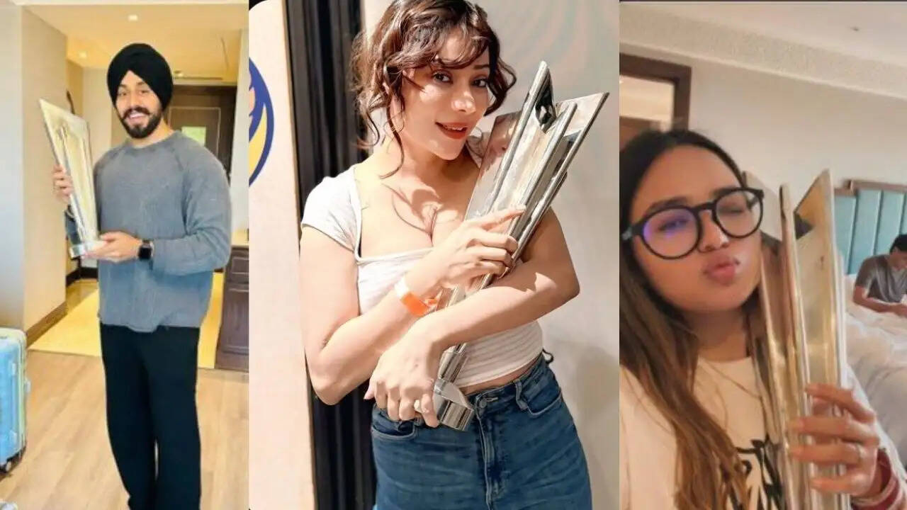 Social Media Reacts as Indian Players&rsquo; Families and Girlfriends Pose With ICC T20 World Cup 2026 Trophy