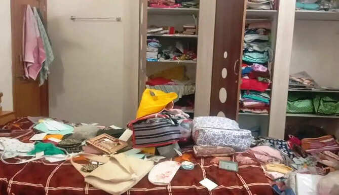 theft at kharol colony
