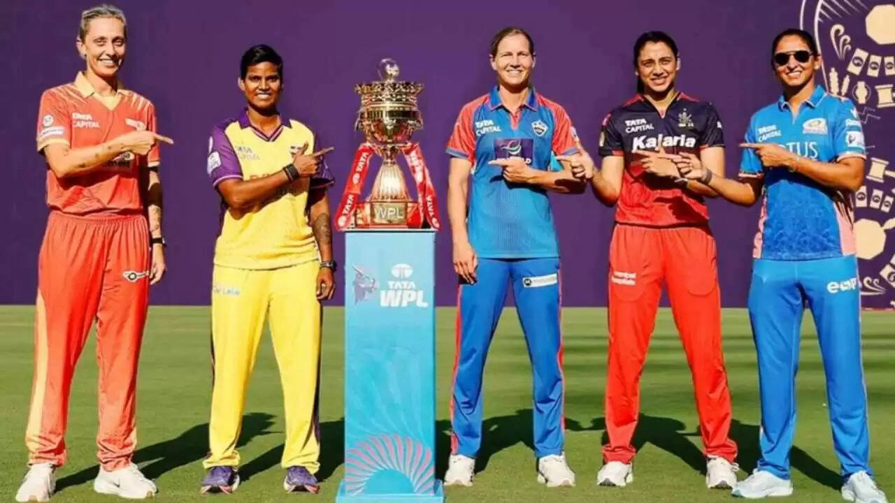 Graphic showing WPL 2026 retained players from all five teams including Mandhana, Harmanpreet, and Jemimah