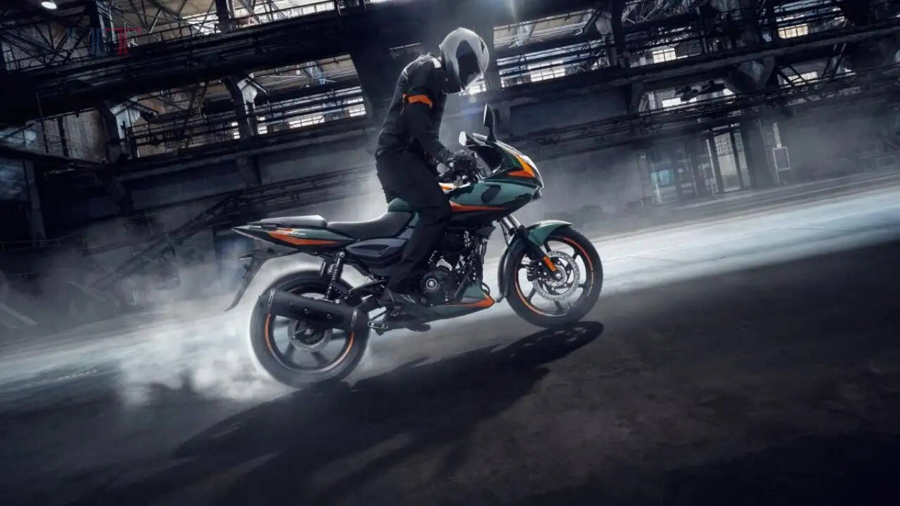 Bajaj Pulsar 220F 