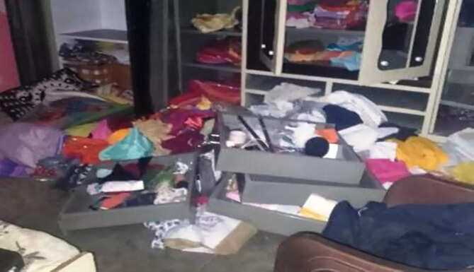 Theft at manvakheda