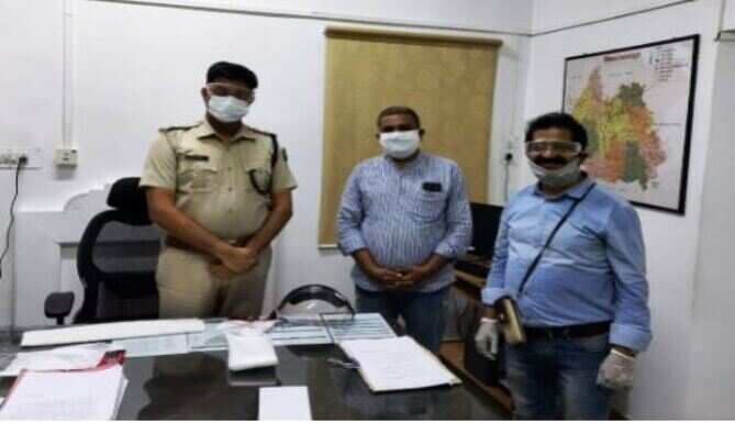 पुलिसकर्मियों की सुरक्षा हेतु फेस शील्ड और प्रोटेक्टिव गॉगल्स किये वितरित