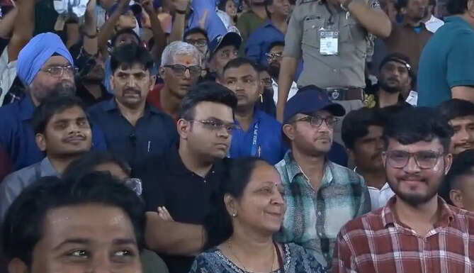 Fans appreciated their simple gesture, and visuals of them sitting among the crowd quickly went viral on social media.