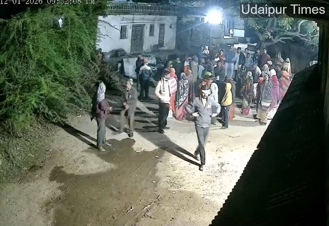 Alt Text: Resident from Kaleda village submits complaint to Rajsamand SP regarding Bhim incident