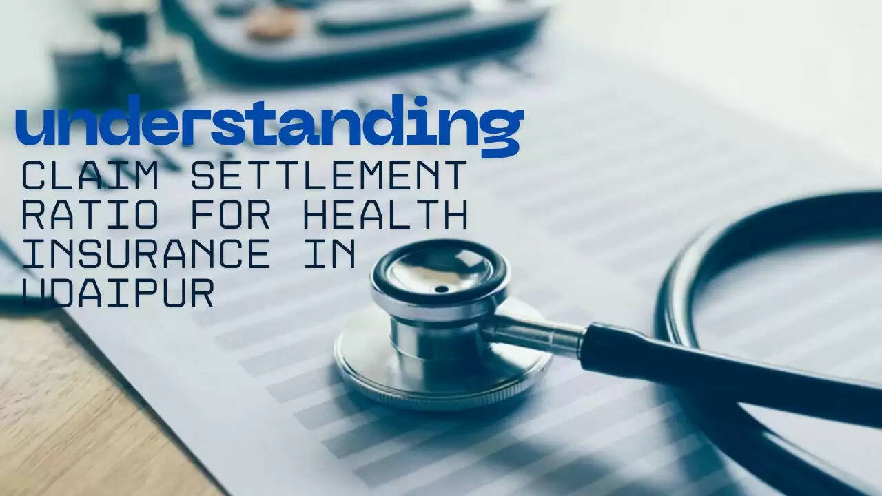 Infographic explaining Claim Settlement Ratio and health insurance selection tips for families in Udaipur