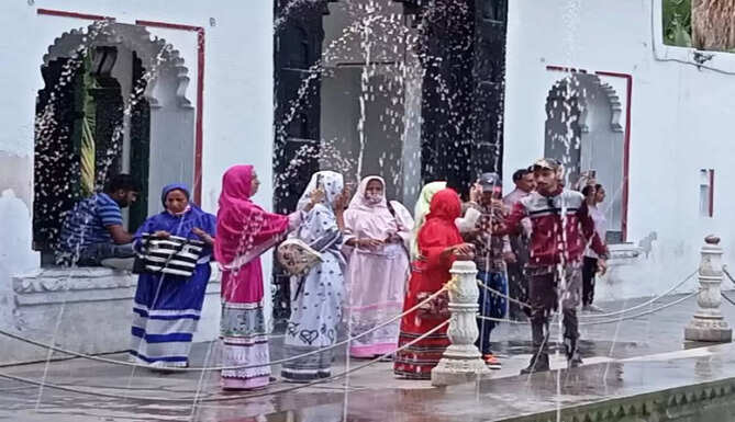 saheliyon ki badi