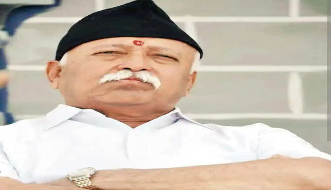 RSS chief Mohan Bhagwat arriving in Udaipur to attend the 450th anniversary celebration of Haldighati Victory and Maharana Pratap Jayanti programmes.