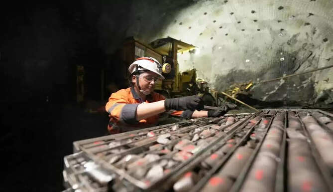 Hindmetal