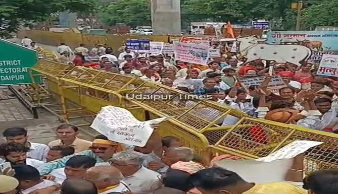 Cow devotees participate in a peaceful rally outside the Udaipur District Collectorate demanding National Mother status for the cow and a nationwide ban on cow slaughter.