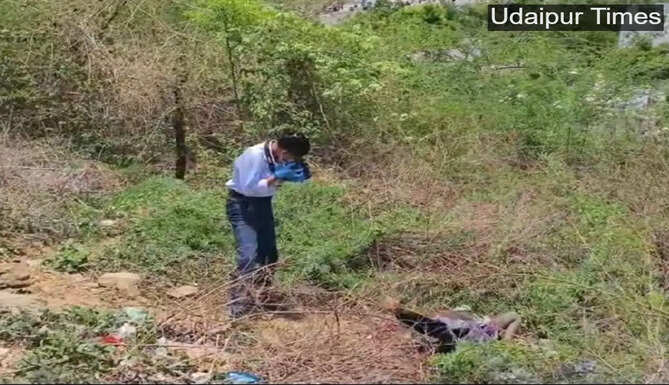 Police and forensic team investigate after a woman's body was discovered in a forest near Shrinath Colony in Nathdwara, Rajsamand district.