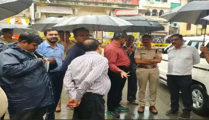 root march by police