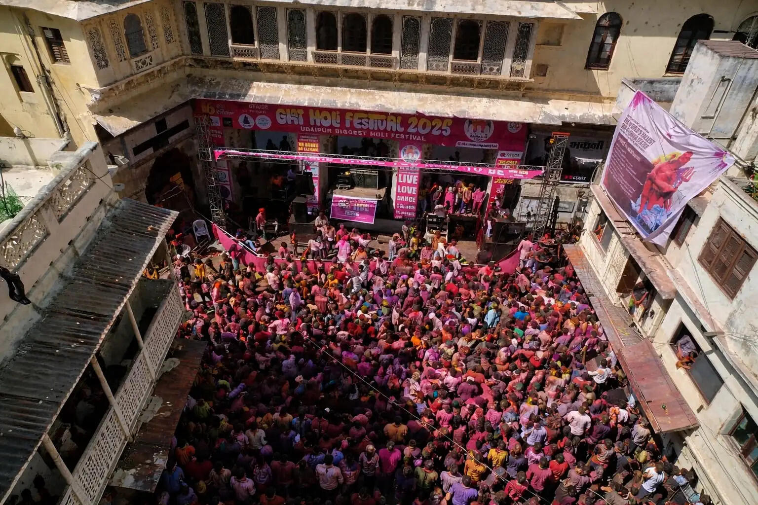 Udaipur’s iconic Gangaur Ghat Holi Festival returns on 2–3 March 2026 with Holika Dahan, Dhulandi color celebration, 5 DJs, free entry, and enhanced security arrangements.