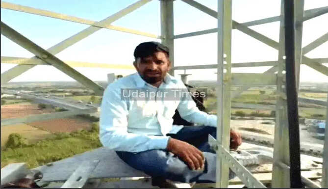 Bhilwara News Man climbed 