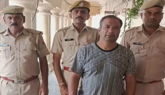 Illegal Pistol Ghatnaghar 