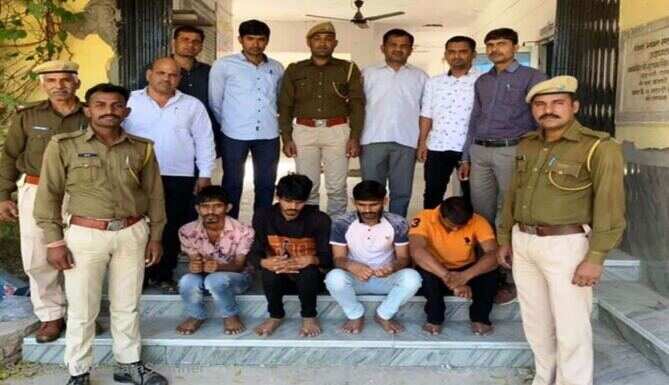 रंगीन मिजाज़ लोगो को&nbsp;वेबसाइट पर लड़कियों के अश्लील फोटो दिखाकर ऑनलाइन ठगी