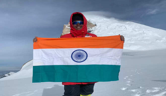 mountaineer udaipur ruchika jain mount kun ladakh