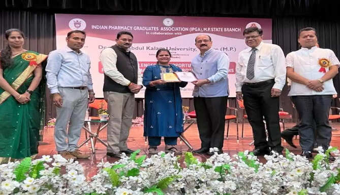 prof meenaxi honored 