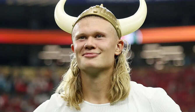 Erling Haaland celebrates after scoring the winning goal against Ivory Coast to send Norway into the FIFA World Cup Round of 16.
