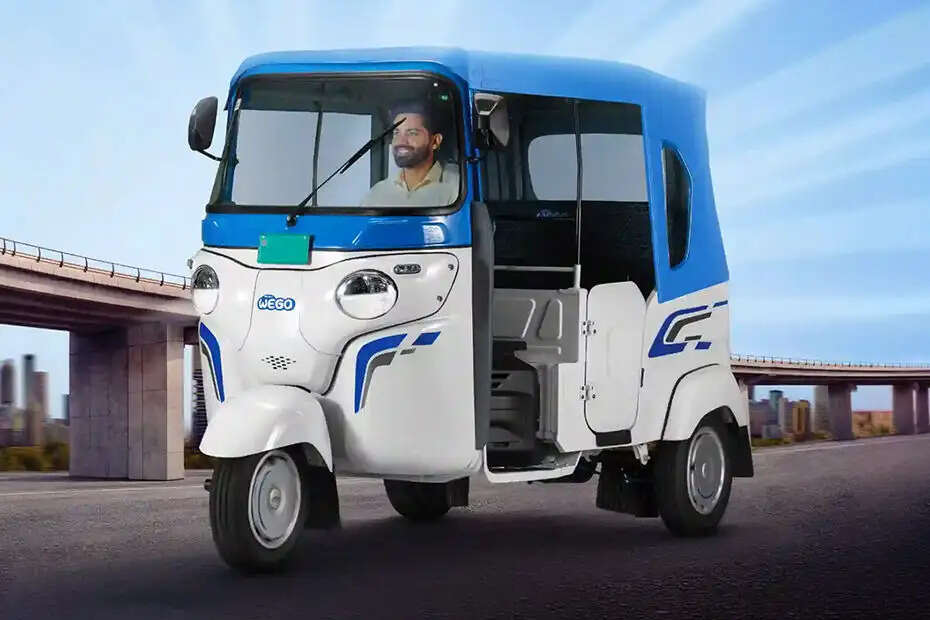 5. Bajaj GoGo P5012