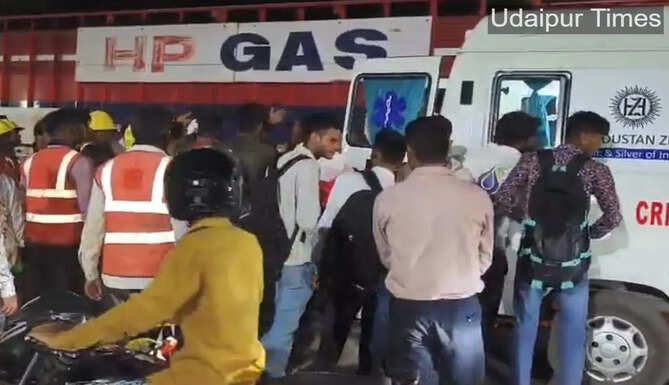 Elderly man injured after a head-on collision between a motorcycle and scooter near Hindustan Zinc in Udaipur's Pratap Nagar area.