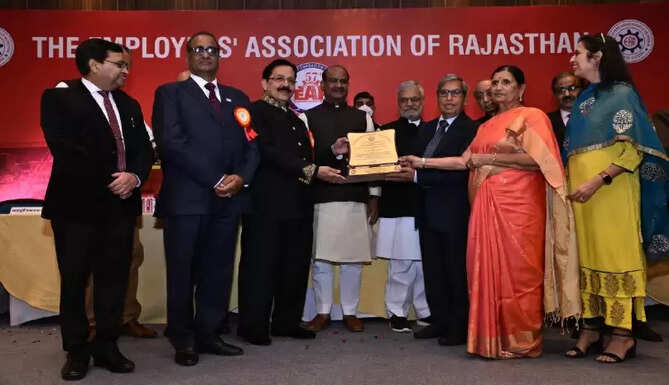 Mewar Polytex Udaipur Best Employer Award 2021 CP Joshi Om Birla