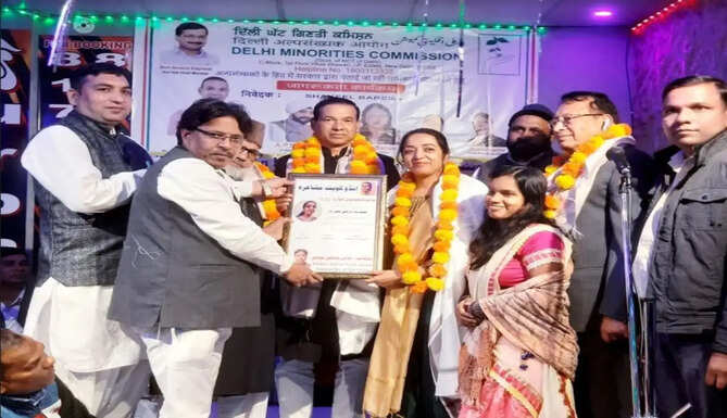 Nazneen Ali Naaz honored with Sahir ludhiyanvi award