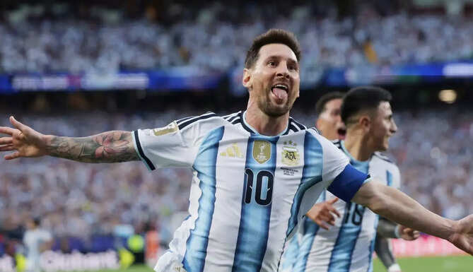 Lionel Messi in action as Argentina battle for top spot in Group J at the FIFA World Cup
