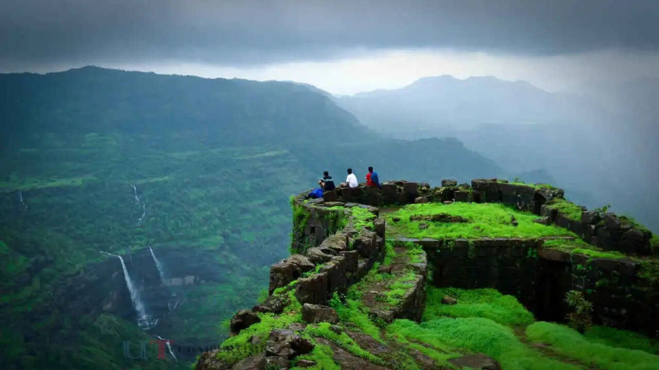 मानसून में घूमने के लिए देश की 7 सबसे खूबसूरत जगहें !